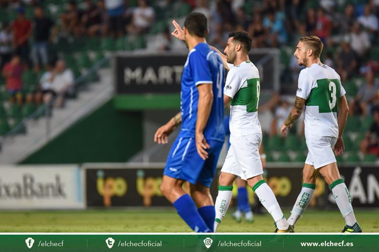 Benja celebra su gol al Badalona / Elche C.F. Oficial