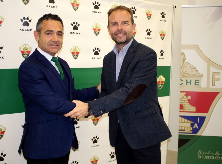 Diego García y Carlos García firman la renovación del acuerdo entre Elche CF y Kelme