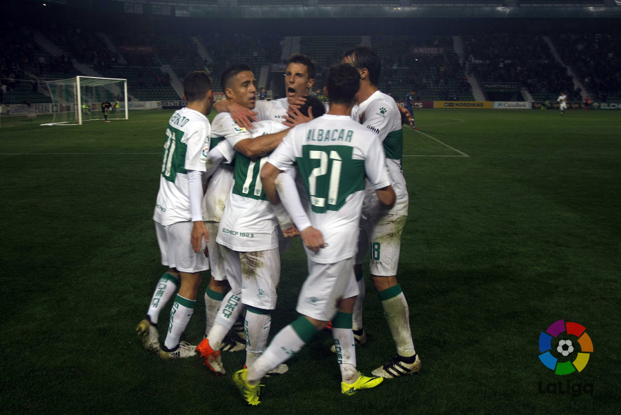 Los jugadores del Elche celebran un gol al Getafe / LFP