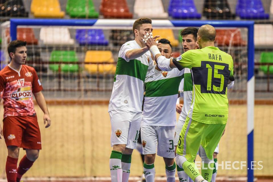Los jugadores del Elche Sala celebran un gol al Pozo Ciudad de Murcia / Sonia Arcos - Elche CF