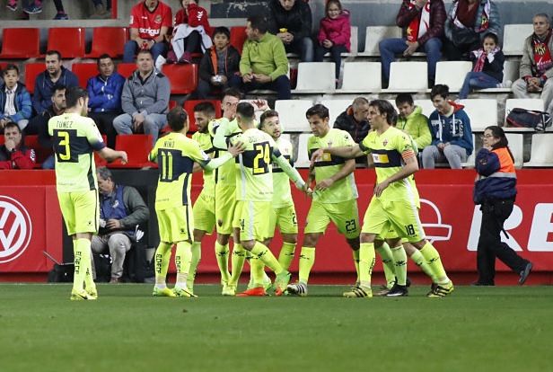 Los jugadores del Elche celebran un gol en Tarragona / LFP
