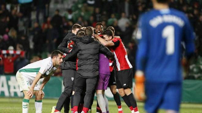 Los jugadores del Athletic celebran su clasificación en Elche / Marca.com