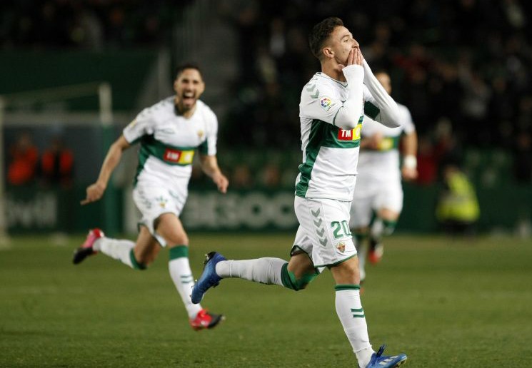 Daniel Escriche celebra su primer gol con el Elche, ante el Málaga / LFP