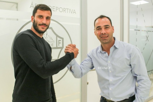 Yacine Qasmi y Jorge Cordero tras el fichaje del primero por el Elche / Sonia Arcos - Elche CF