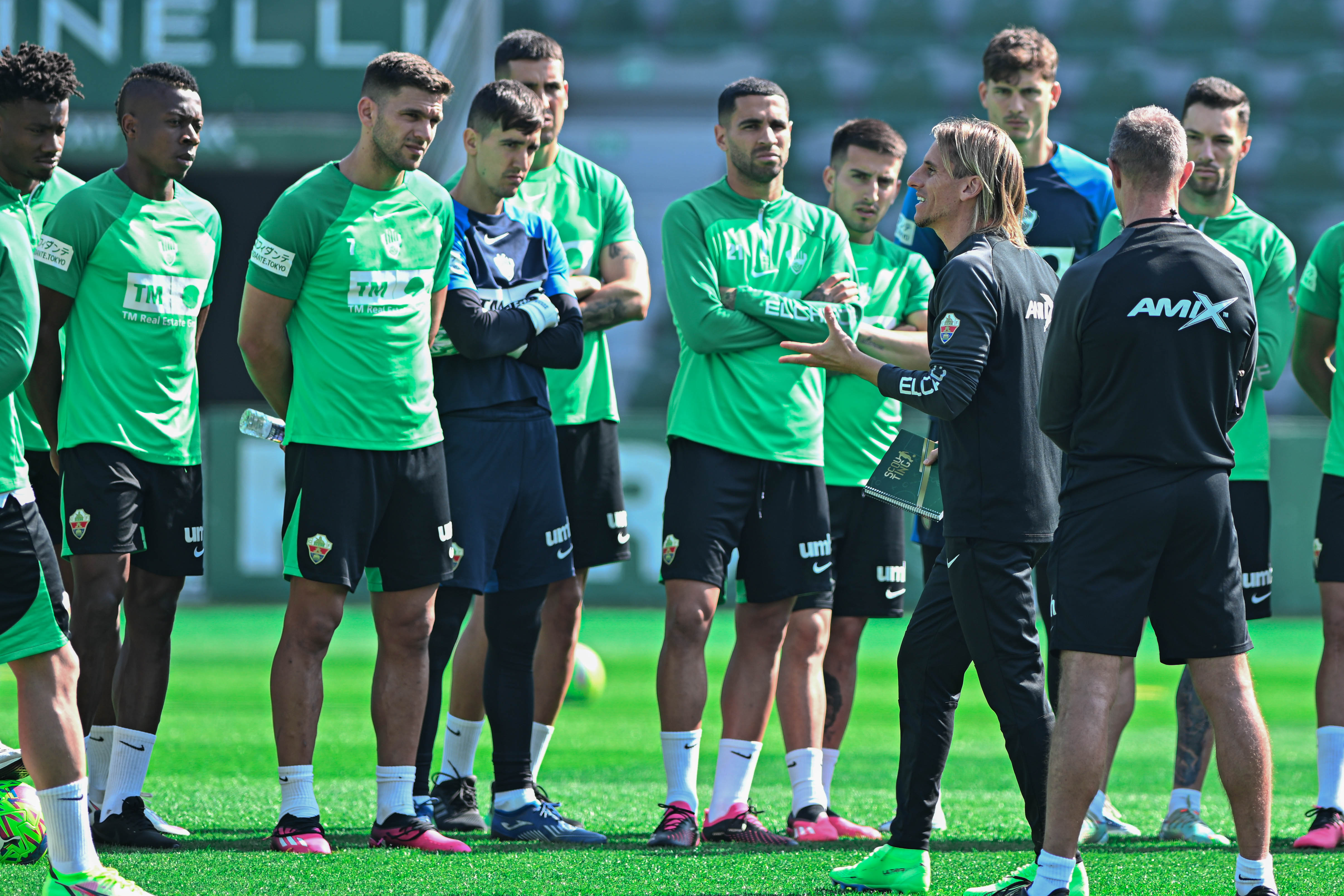 Sebastián Beccacece se pone al frente de la primera plantilla en su primer día de entrenamiento / Elche CF - Jesús Hernández