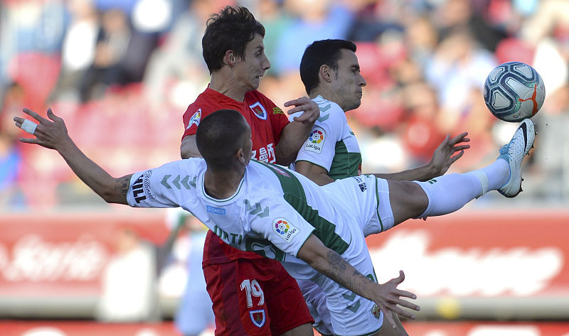 Partido entre Numancia y Elche en Los Pajaritos / LFP