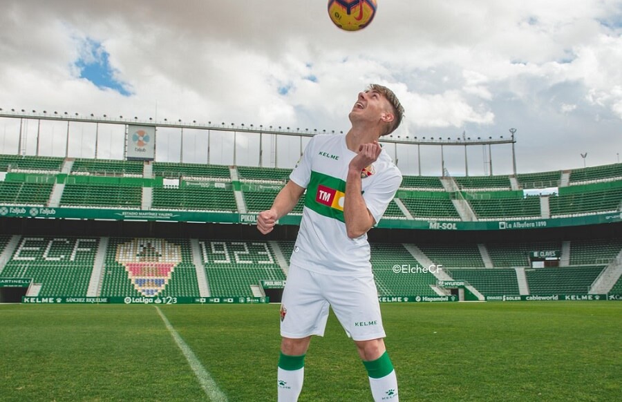 Alfred Planas durante su presentación como jugador del Elche | Sonia Arcos - Elche C.F.