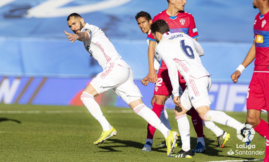 Benzema celebra un gol contra el Elche/ LaLiga