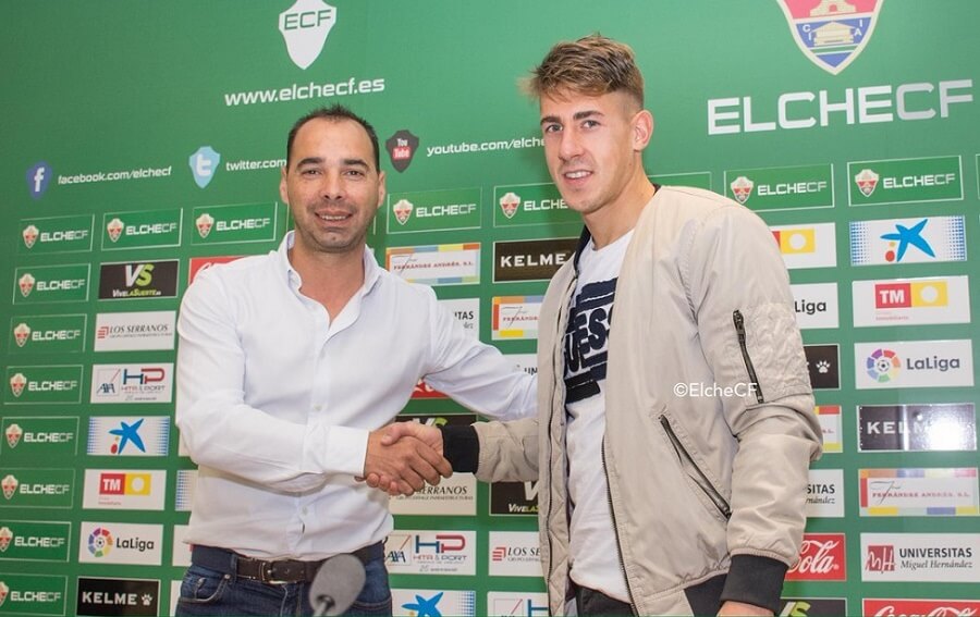 Jorge Cordero junto a Alfred Planas en la presentación del segundo como jugador del Elche - Sonia Arcos - Elche C.F.