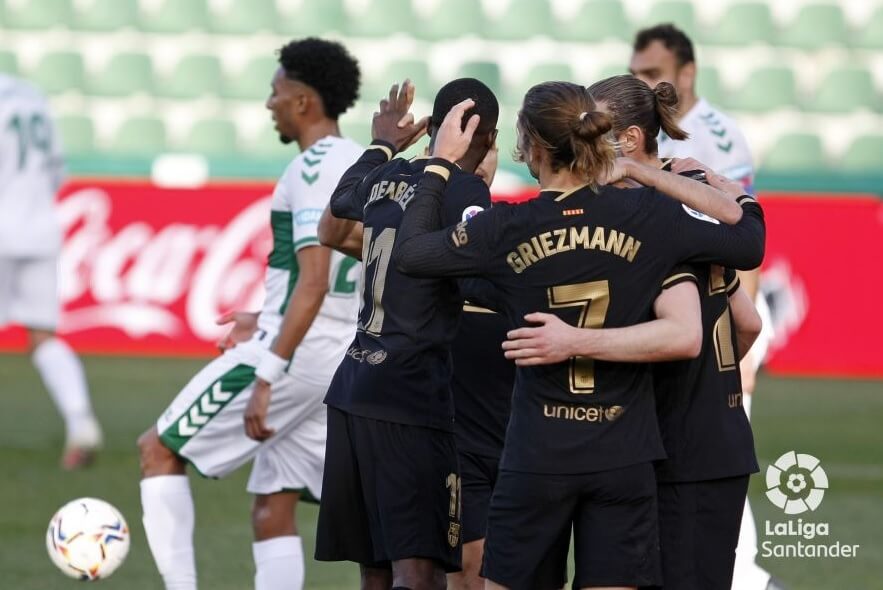 Los jugadores del FC Barcelona celebran un gol en Elche / LaLiga