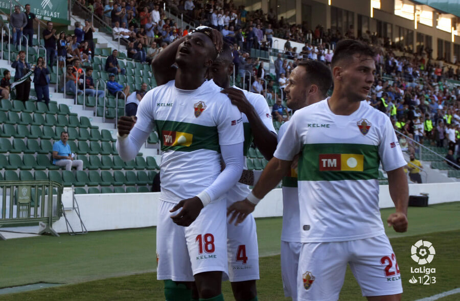 Los jugadores del Elche celebran un gol al CD Lugo / LFP