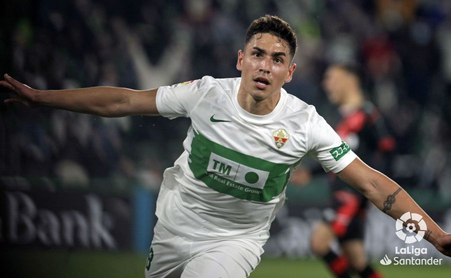 Ezequiel Ponce celebra su primer gol con el Elche, ante el Rayo Vallecano / LaLiga