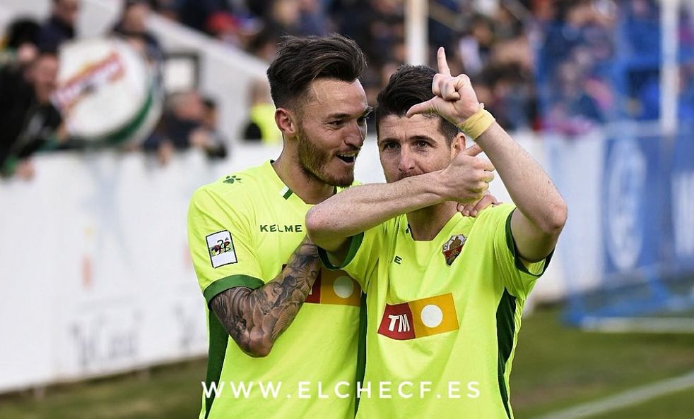 El jugador del Elche Javi Flores celebra su gol al CD Alcoyano / Sonia Arcos - Elche C.F.