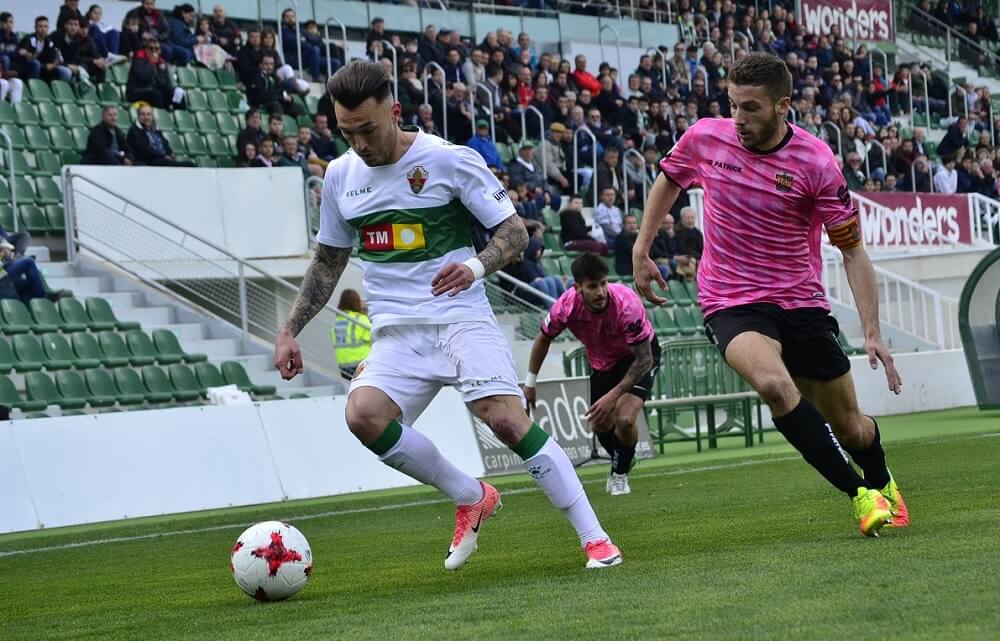 Josan durante un partido con el Elche ante el Cornellá / Cristian Ripoll