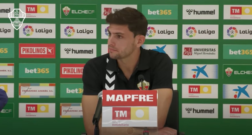 Lucas Boyé durante una rueda de prensa con el Elche CF / Youtube Elche C.F. Oficial