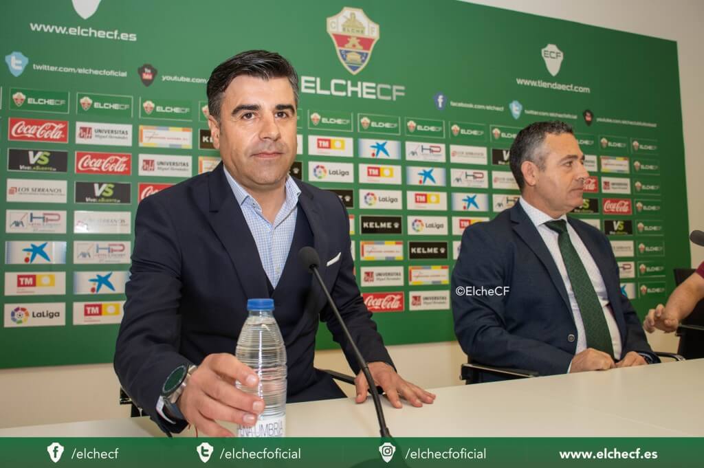 Nico Rodríguez junto al presidente del Elche CF Diego García | Sonia Arcos - Elche C.F.