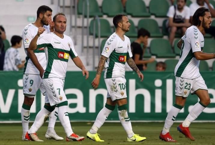 El jugador del Elche, Nino, celebra su gol ante el Rayo Vallecano en la temporada 19-20 / LFP