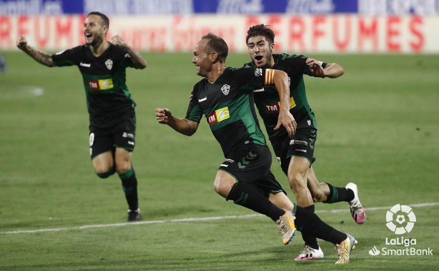 Nino celebra el gol del Elche ante el Zaragoza / LFP