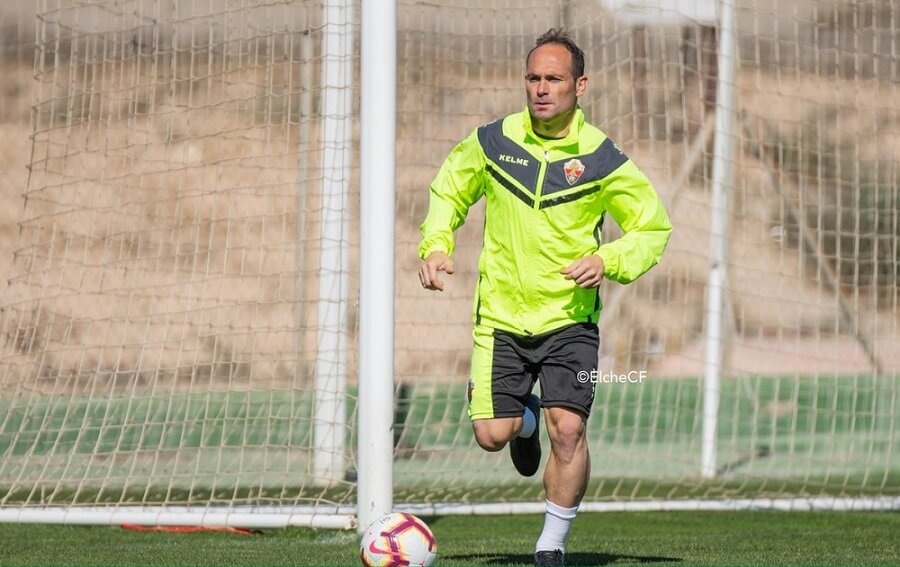 Nino durante un entrenamiento con el Elche en la temporada 18-19 | Sonia Arcos - Elche C.F.