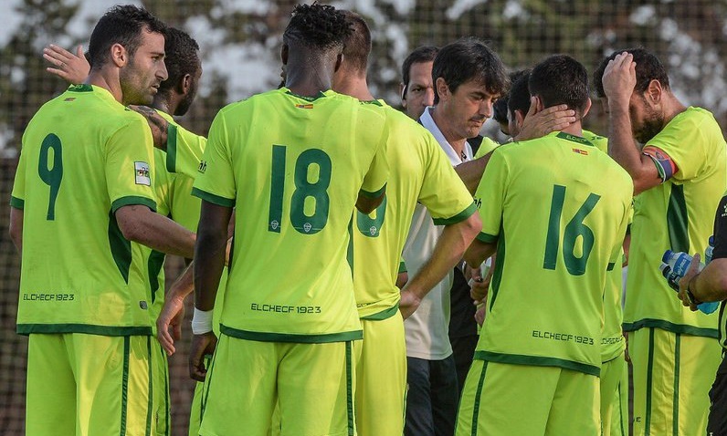 LOs jugadores franjiverde durante el partido en Pinatar Arena ( Elche CF